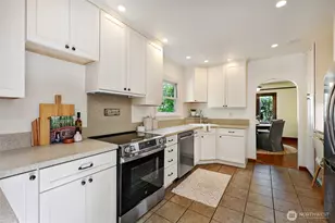 7515 Mary Ave NW, Seattle, WA 98117 - Photo 11