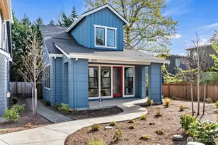 10215 135th Cir NE, Kirkland, WA 98033 - Photo 1