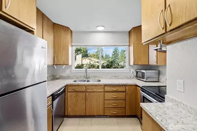 12004 101st Avenue NE #J3, Kirkland, WA 98034 - Photo 9