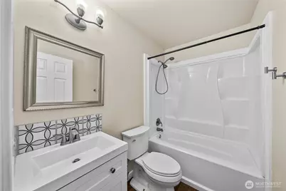 11306 211th Avenue Ct E, Bonney Lake, WA 98391 - Photo 21