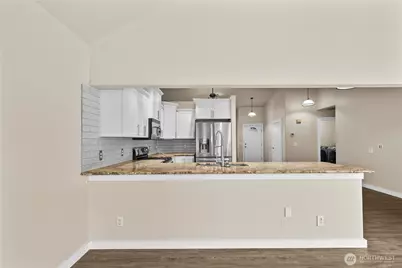 11306 211th Avenue Ct E, Bonney Lake, WA 98391 - Photo 9