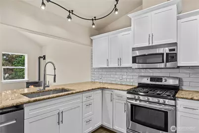 11306 211th Avenue Ct E, Bonney Lake, WA 98391 - Photo 13