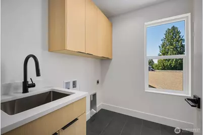 726 N 89th Street, Seattle, WA 98103 - Photo 29