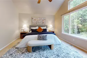 2528 Larchmount Dr NE, Issaquah, WA 98029 - Photo 11