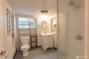 322 NE Kirby Ave, Castle Rock, WA 98611 - Photo 33