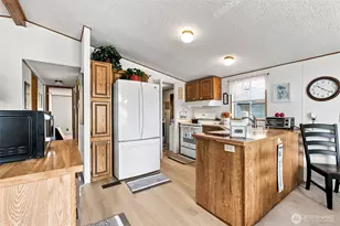 802 Cottonwood Dr, Enumclaw, WA 98022 - Photo 7