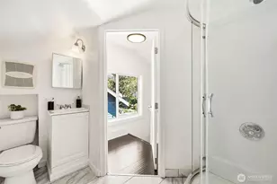 4318 1st Ave NE, Seattle, WA 98105 - Photo 17