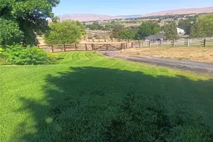 260 Adobe Way, Selah, WA 98942 - Photo 9