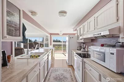 8101 McIntyre Lane NE, Bremerton, WA 98311 - Photo 13