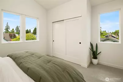 7062 Cleopatra Place NW, Seattle, WA 98117 - Photo 13