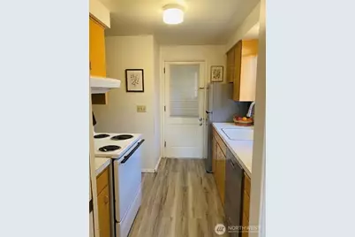 5208 Sand Point Way NE, Seattle, WA 98105 - Photo 19
