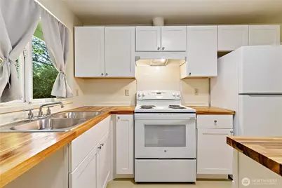 9727 Case Road SW, Olympia, WA 98512 - Photo 5