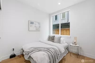 6223 9th Avenue NE, Seattle, WA 98115 - Photo 3