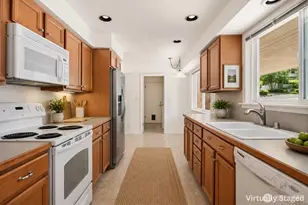 10466 SE 19th St, Bellevue, WA 98004 - Photo 7