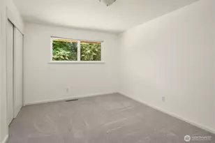 10466 SE 19th St, Bellevue, WA 98004 - Photo 11