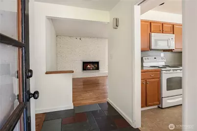 10466 SE 19th Street, Bellevue, WA 98004 - Photo 3