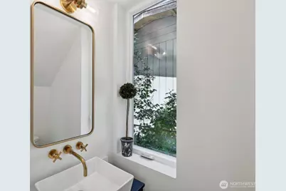 404 N 127th Street, Seattle, WA 98133 - Photo 17