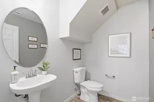 36706 SE Gravenstein Ct, Snoqualmie, WA 98065 - Photo 17