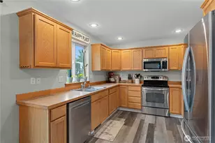 1131 Homestead Dr, Burlington, WA 98233 - Photo 9