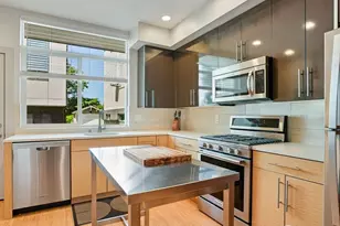 6911 California Ave SW, Seattle, WA 98136 - Photo 9