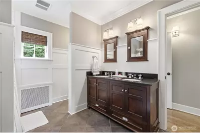 3127 Broadway E, Seattle, WA 98102 - Photo 21