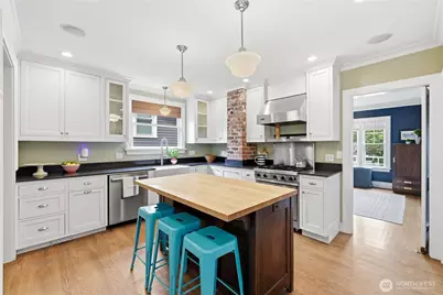 3127 Broadway E, Seattle, WA 98102 - Photo 7