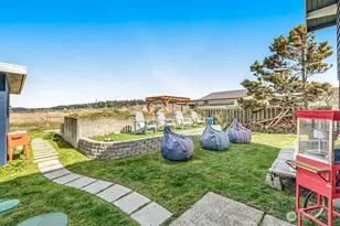 2577 Sunlight Beach Rd, Clinton, WA 98236 - Photo 23