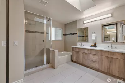 4205 243rd Avenue SE, Sammamish, WA 98029 - Photo 17