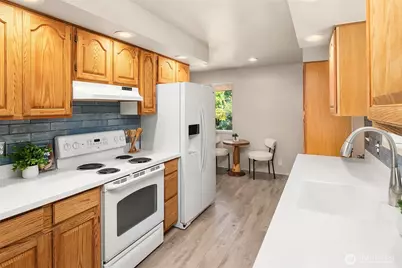 2012 NE 127th Street, Seattle, WA 98125 - Photo 13