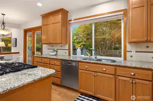 1530 267th Pl SE, Sammamish, WA 98075 - Photo 9