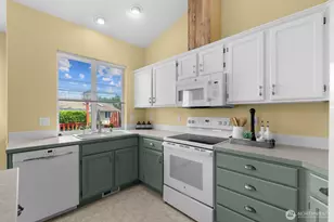 2744 Sutherland Pl, Steilacoom, WA 98388 - Photo 13