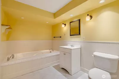 17120 NE 2nd Place, Bellevue, WA 98008 - Photo 21