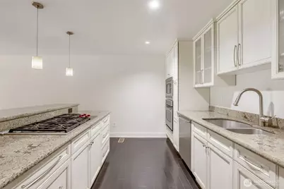 17120 NE 2nd Place, Bellevue, WA 98008 - Photo 7