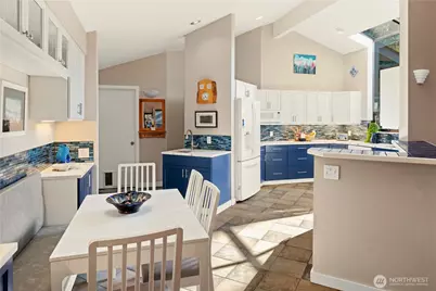 3040 164th Place NE, Bellevue, WA 98008 - Photo 5
