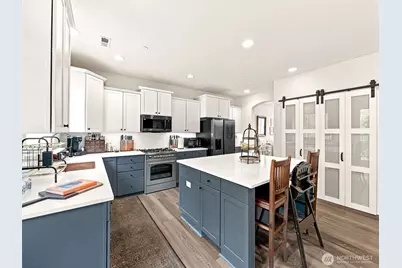 10706 174th Avenue E, Bonney Lake, WA 98391 - Photo 3