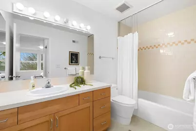 6726 35th Place S, Seattle, WA 98118 - Photo 17