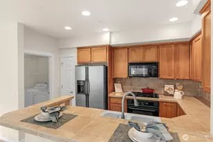 1913 16th Ln E, Issaquah, WA 98029 - Photo 9