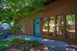 10733 Bartlett Ave NE, Seattle, WA 98125 - Photo 1