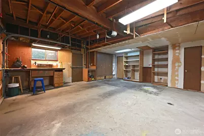10733 Bartlett Avenue NE, Seattle, WA 98125 - Photo 17