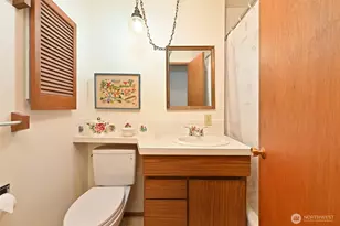 10733 Bartlett Ave NE, Seattle, WA 98125 - Photo 19