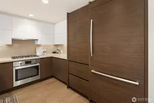583 Battery St, Seattle, WA 98121 - Photo 3