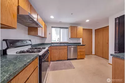 2399 McDonald Avenue, DuPont, WA 98327 - Photo 9