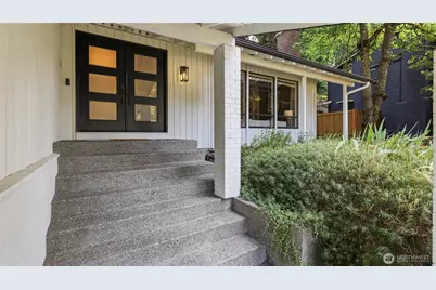 7520 86th Avenue SE, Mercer Island, WA 98040 - Photo 3