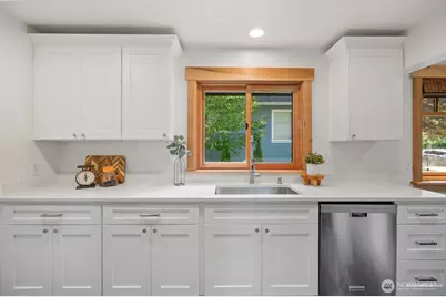 2916 Walnut Avenue SW, Seattle, WA 98116 - Photo 11
