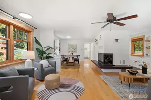 2916 Walnut Ave SW, Seattle, WA 98116 - Photo 3