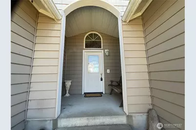 1382 NW Kathleen Drive, Oak Harbor, WA 98277 - Photo 3
