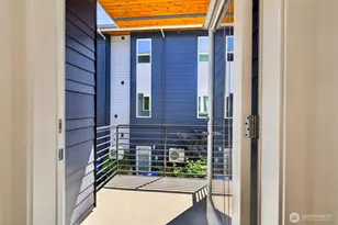7015 42nd Ave S, Seattle, WA 98118 - Photo 9
