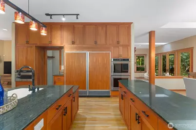 14677 Sivertson Road NE, Bainbridge Island, WA 98110 - Photo 9