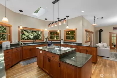 14677 Sivertson Road NE, Bainbridge Island, WA 98110 - Photo 7