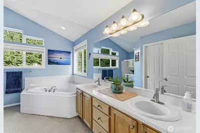 2419 NE 14th Street, Renton, WA 98056 - Photo 13